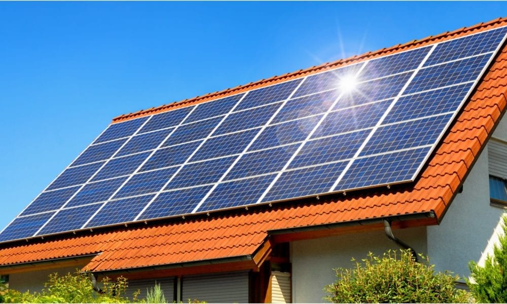 Bild på hus med solceller